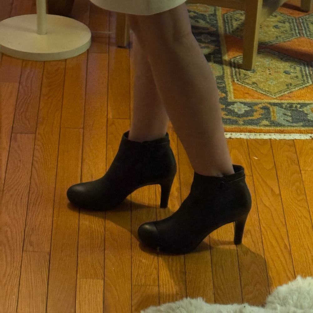 Clarks heels Ankle Boots in Black
